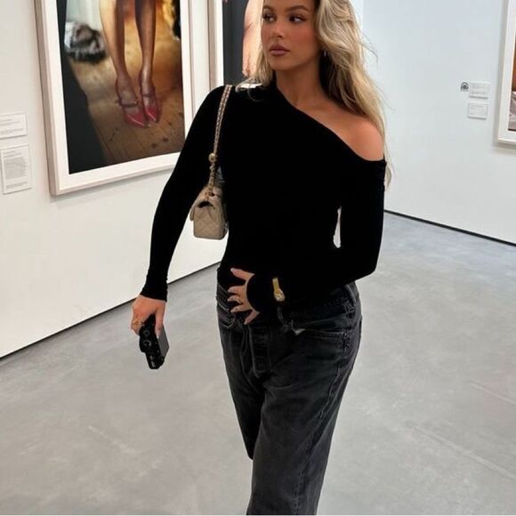 Black one shoulder top - Picture 1 of 2